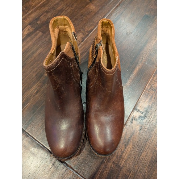 Clarks Artisan Boots Womens Size 5 Leather Suede Block Heel Ankle Zip Western - Picture 2 of 11